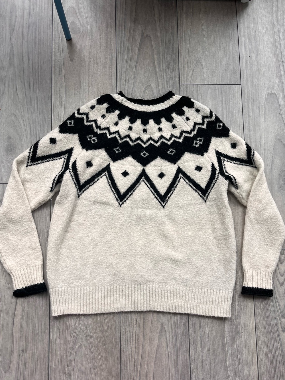 Classic Fair Isle Pattern Pull Over Sweater - Picture 4 of 4